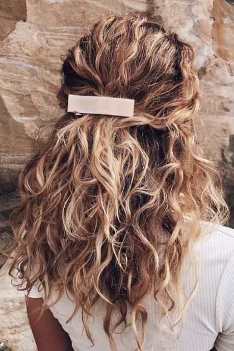 classy hairstyles for curly hair
