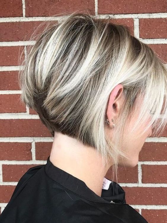 23 Awesome Short Hairstyles With Highlights 2023 - Hair Everyday Review