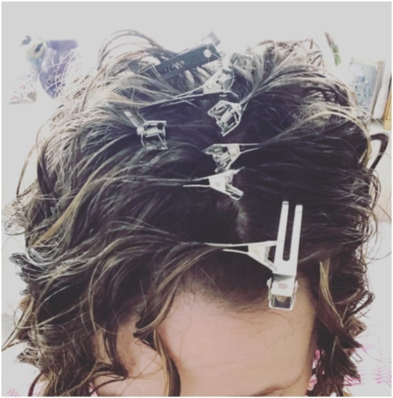 how to clip curly hair back
