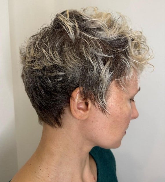 short haircuts for frizzy hair
