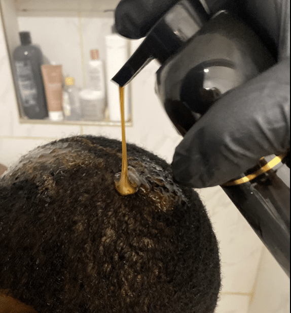How to use the Dexe Black Hair Shampoo?