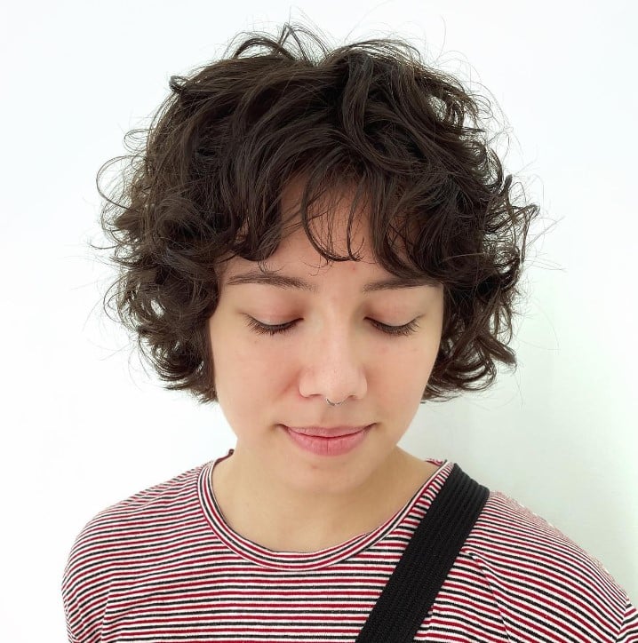  low maintenance short haircuts for thick wavy hair