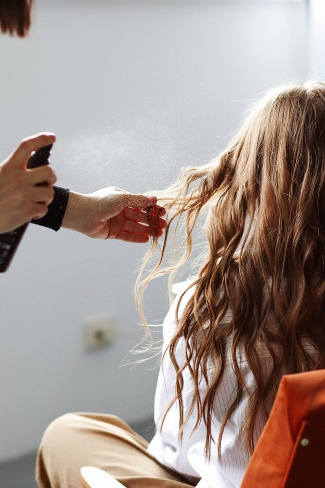 how to use dry shampoo for colored hair